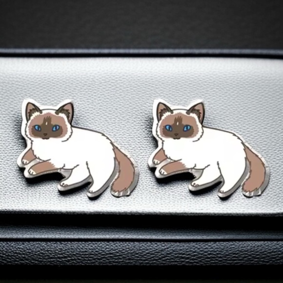 Jewelry - Purr-fectly Chic Siamese Cat Stud Earrings 🐈‍⬛ NWT Kitten Studs - Great Gift!